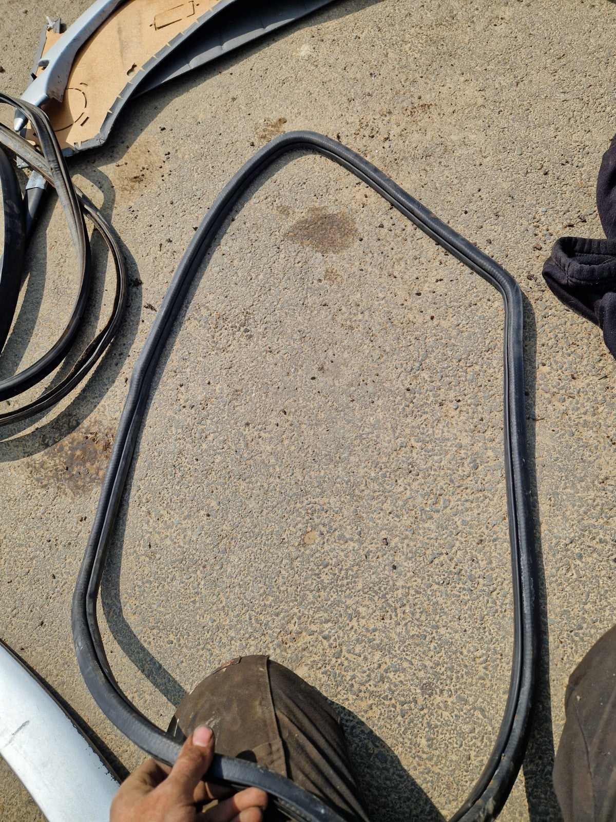 SUZUKI VITARA MK1 TIN TOP REAR SIDE WINDOW SEAL UJ JX 4U 4U2