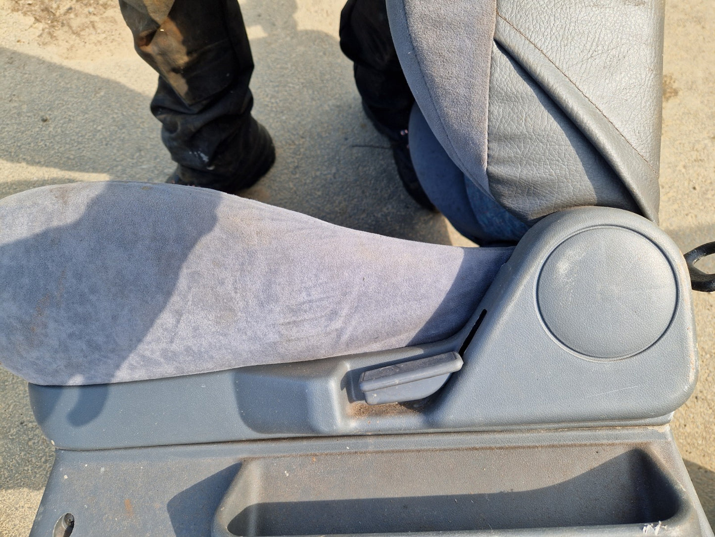 VITARA MK1 FRONT SEAT SIDE TRIM TOP PIECE PASSENGER N/S