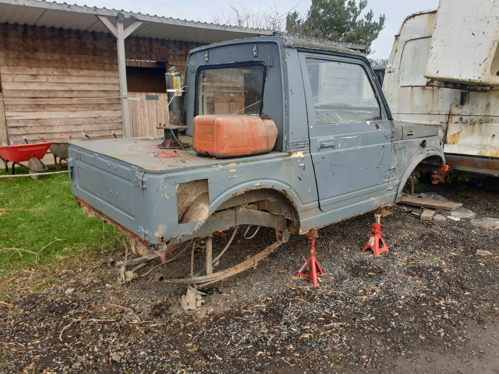 28d63f4a3439ae5ab456cd6e58d821eb