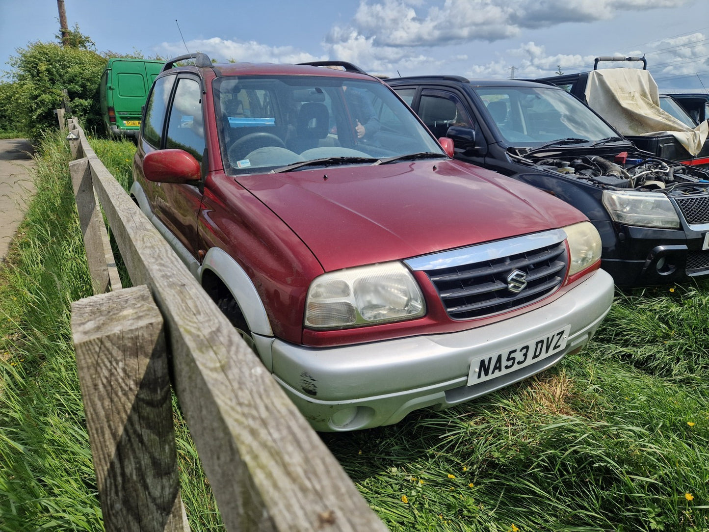 GRAND VITARA SWB 3 DOOR BREAKING SPARES PARTS RED