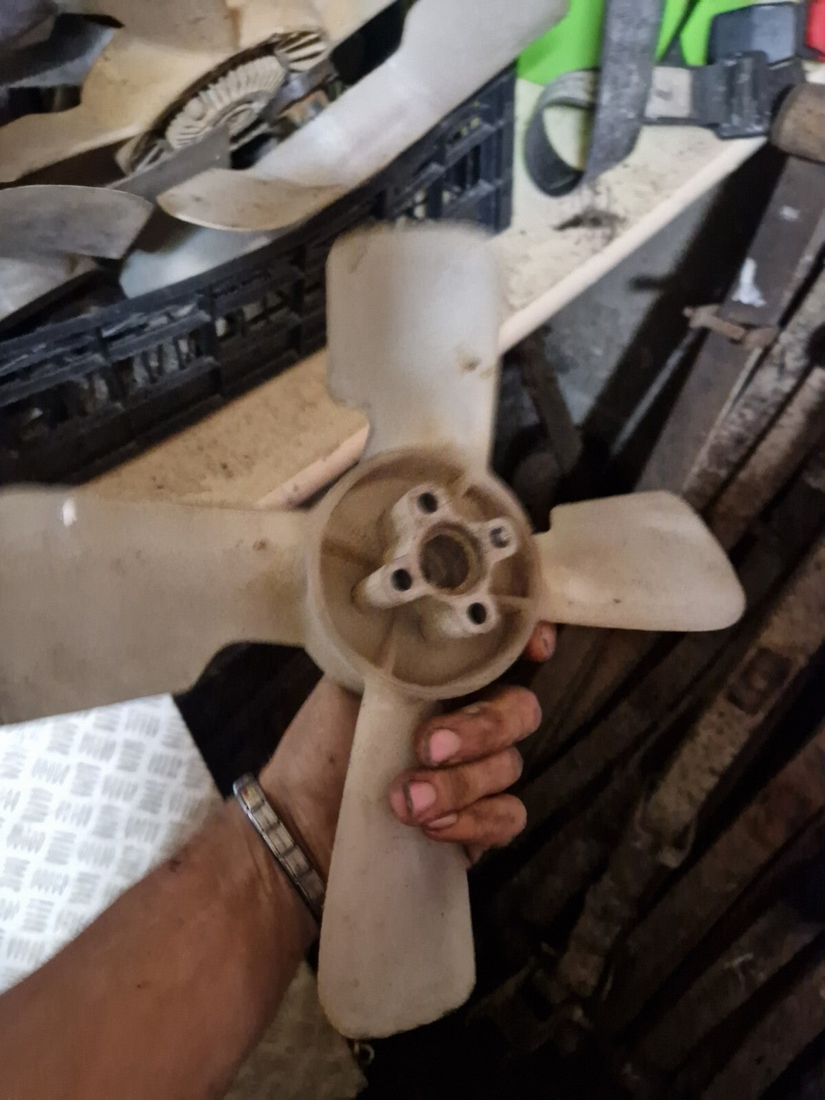 03ddcdd069b7164242a0f43459160fbf