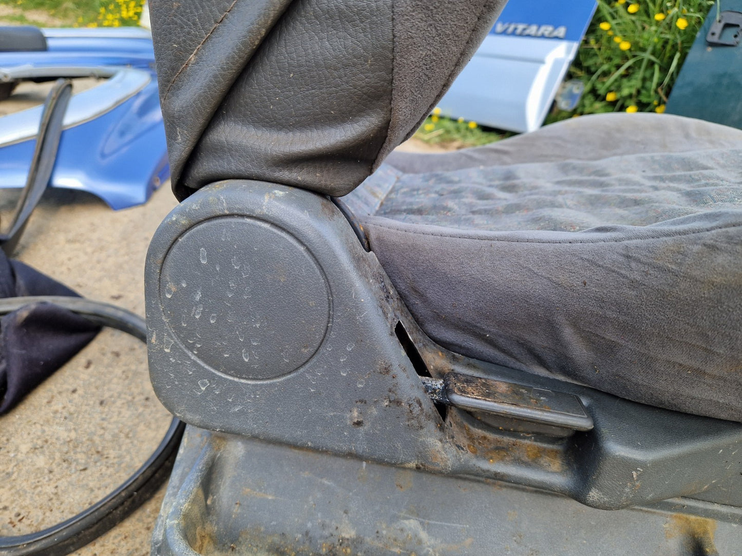 VITARA MK1 FRONT SEAT SIDE TRIM TOP PIECE DRIVERS O/S